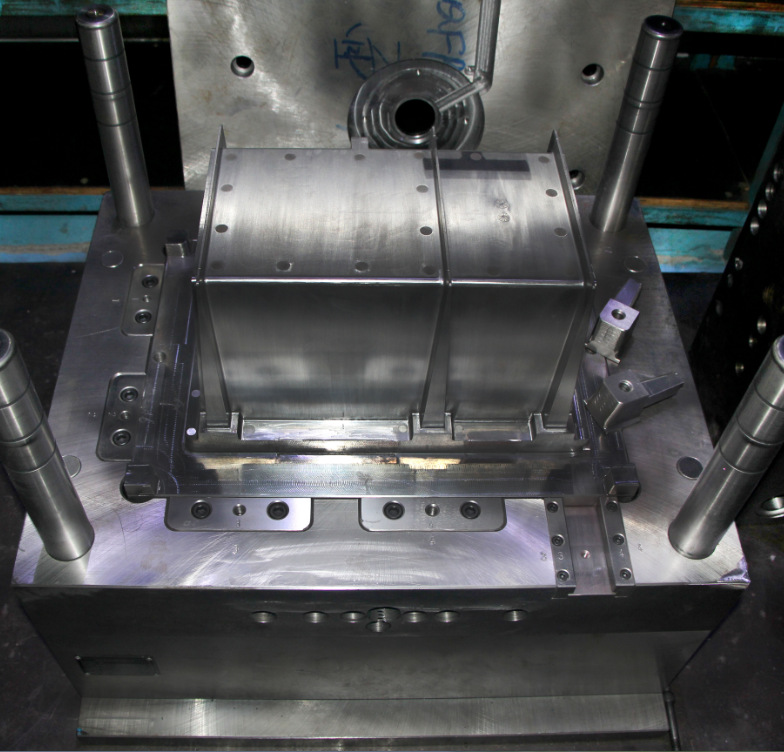 中山市旭錦塑膠模具有限公司，精密模具制造